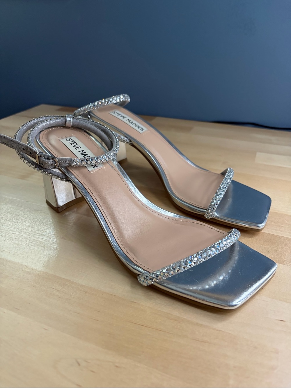 Steve Madden Hurrah Silver Rhinestoned Sandals size 8